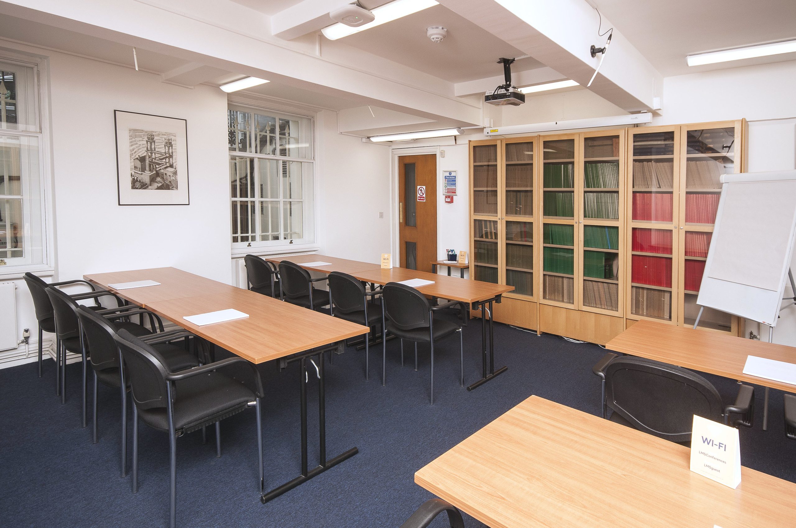 Photo of a medium sized meeting room in a classroom style