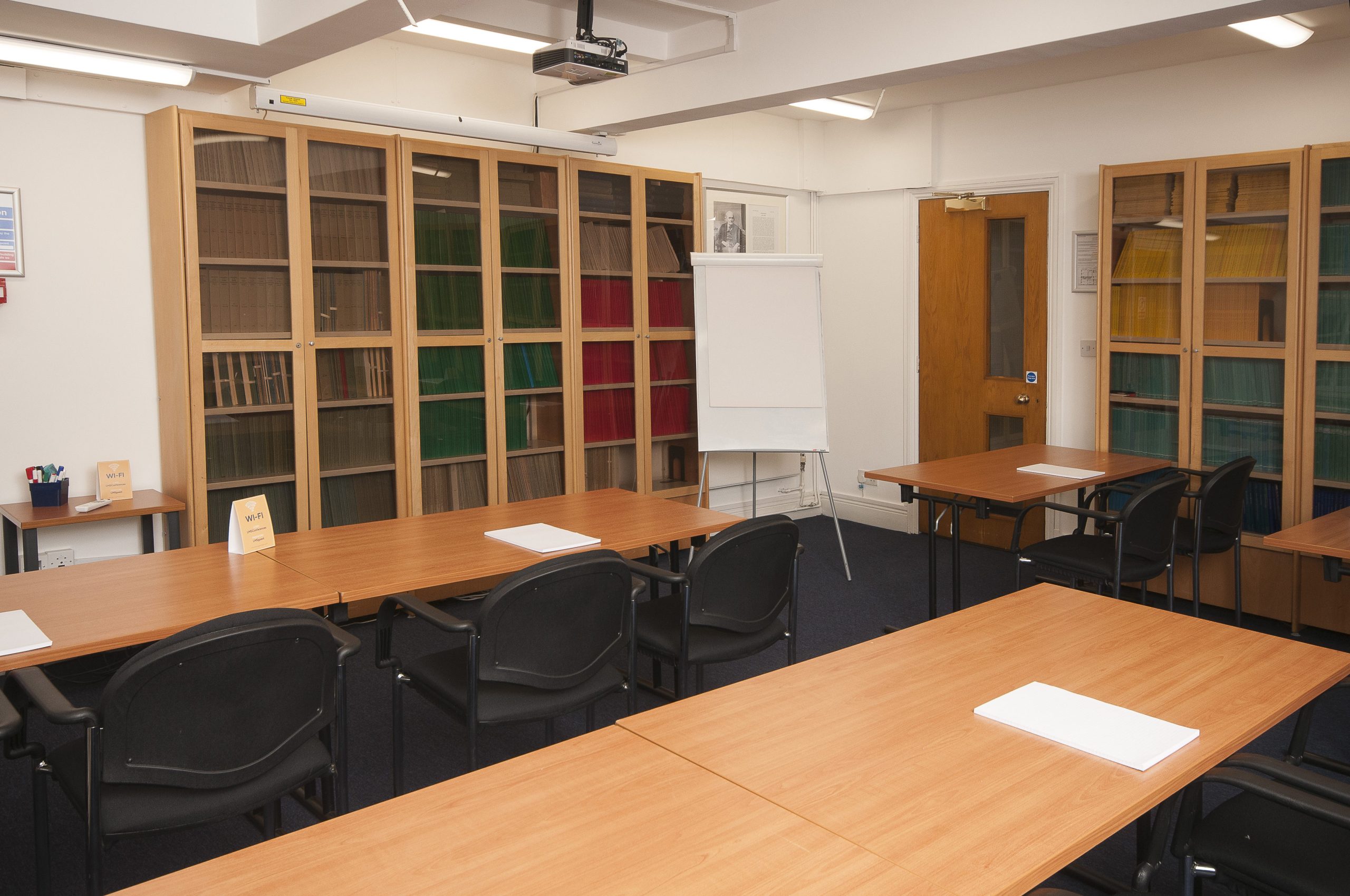 Photo of a medium sized meeting room in a classroom style